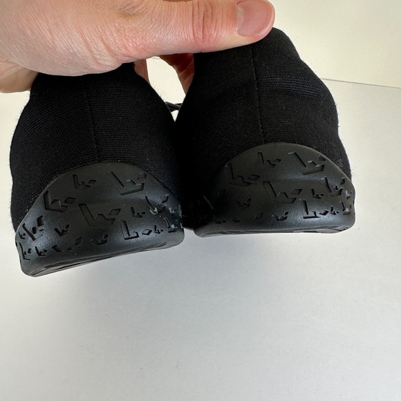 Wydefootware • Hallux 1.0 in charcoal Barefoot Minimalist wide toe shoe - Picture 3 of 8